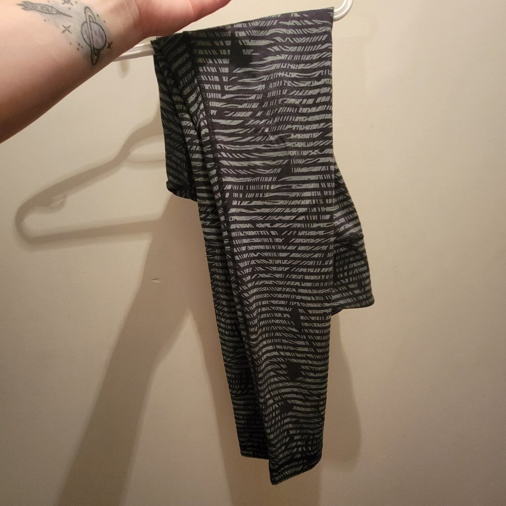 Grey Striped Lululemon Size 8  Wunder Under Pants